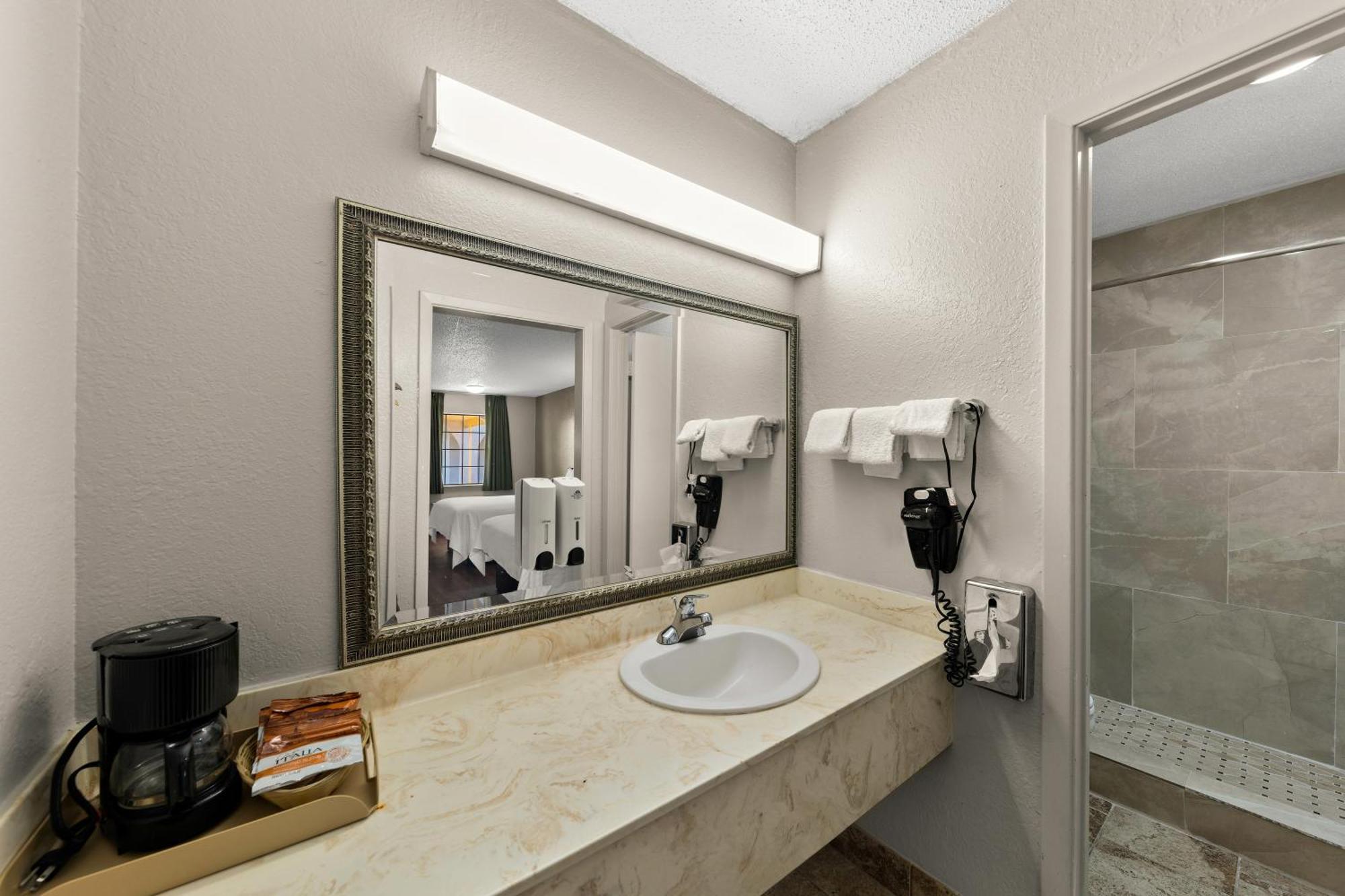 Americas Best Value Inn Bonham Exterior foto